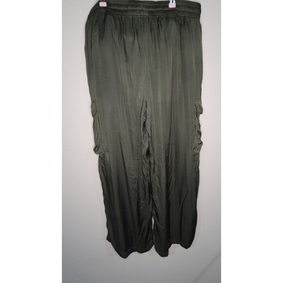 Aerie Olive Green Satin Cargo Pants Size Large | Soft Silky Wide Leg Utility - Picture 5 of 8